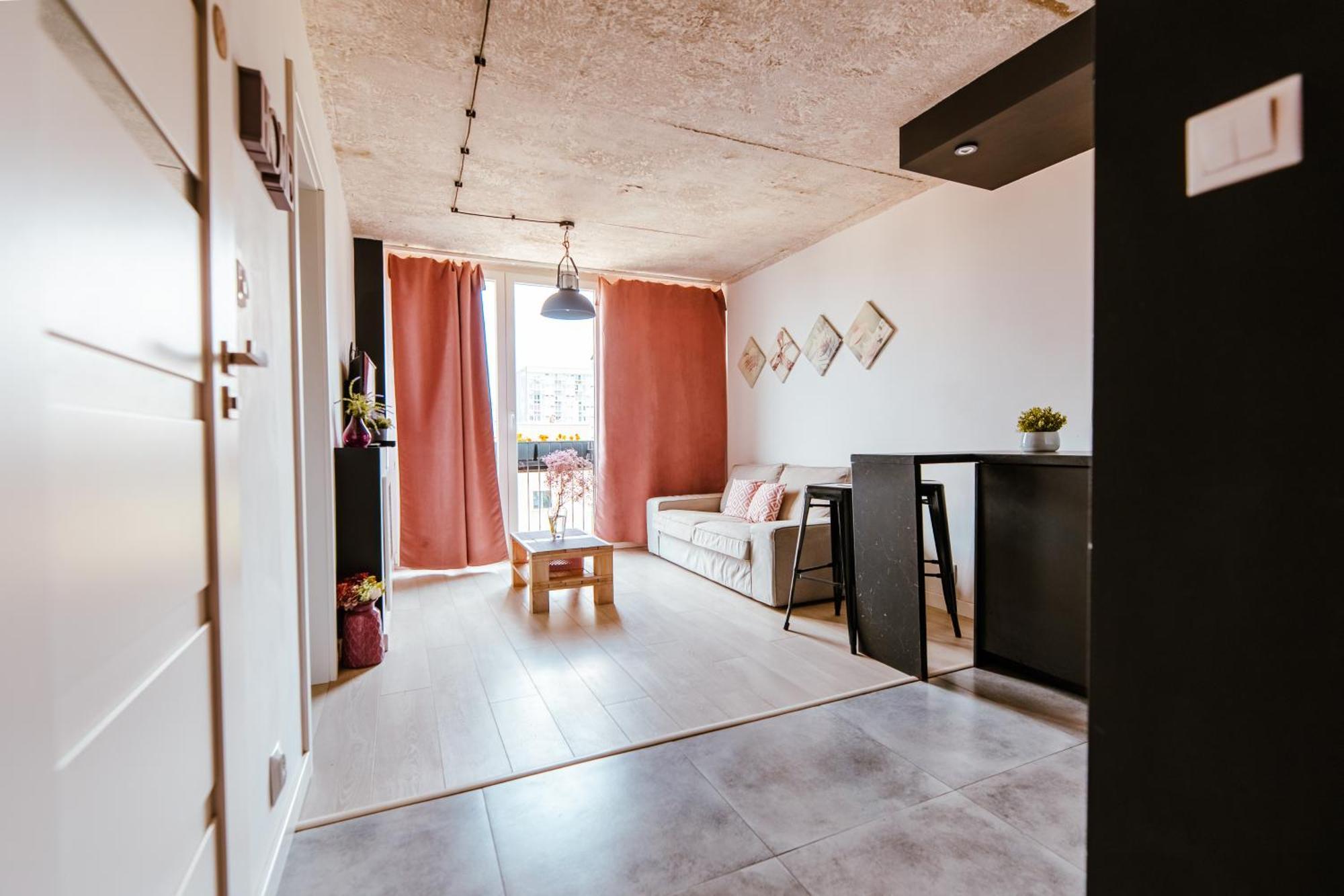 Apartment Industrial 9th Floor With Balcony And Views Warsaw